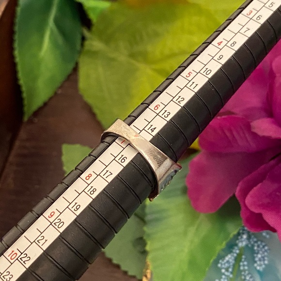 Gold & Silver Exquisite Rhinestone Solitaire Ring - Picture 8 of 11